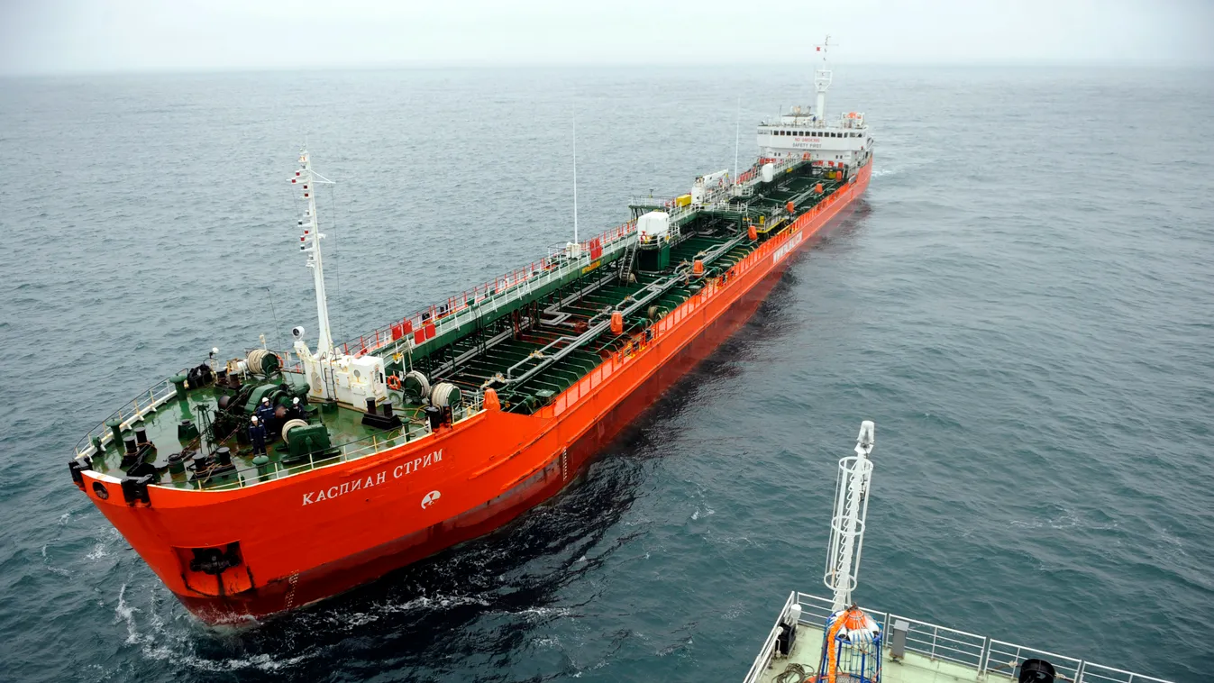 Dől az orosz olajból finomított üzemanyag Európába.