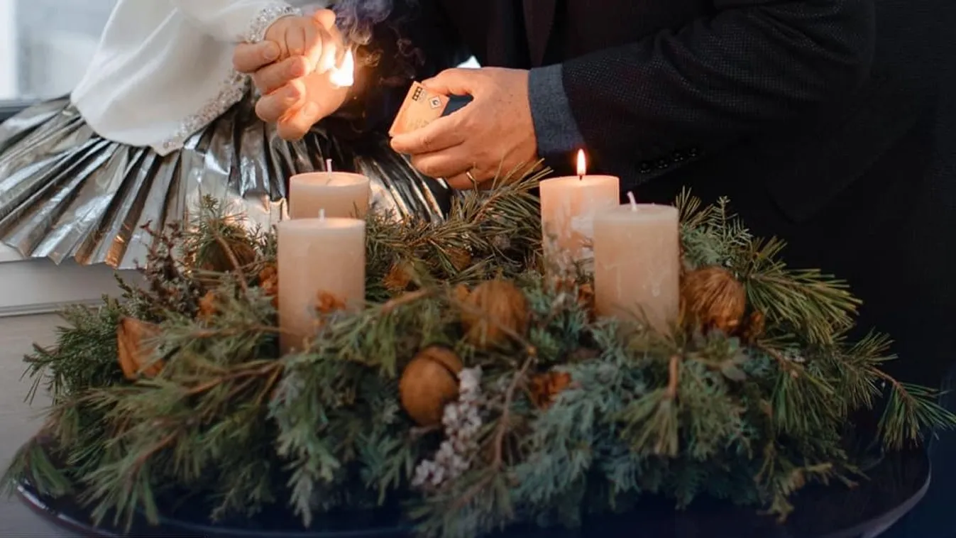 Orbán Viktor unokájával gyújtotta meg a 2. adventi gyertyát