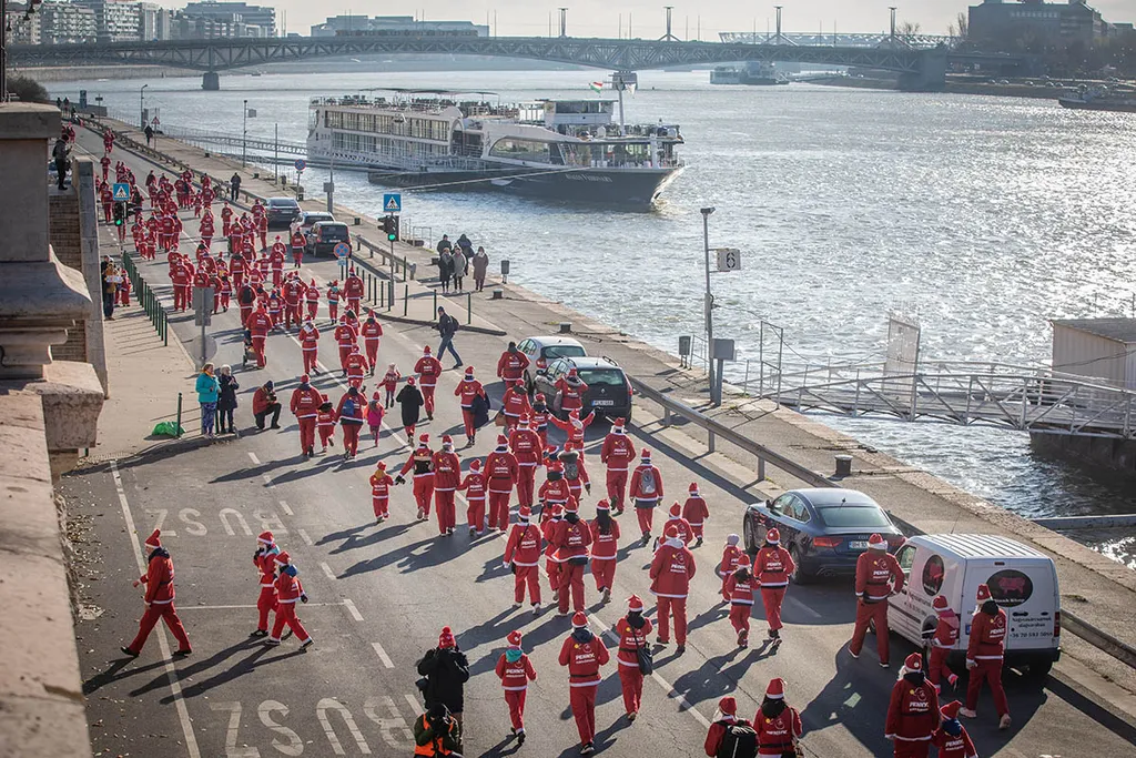 20231203 Budapest, Mikulásfutás. Fotó:Bánkúti Sándor