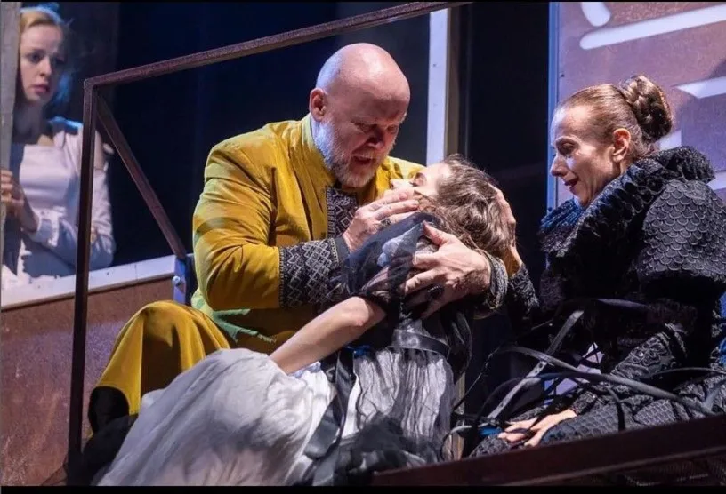 nemzeti színház baleset