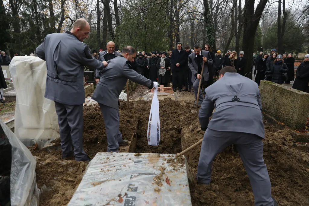 Galambos Erzsi temetés