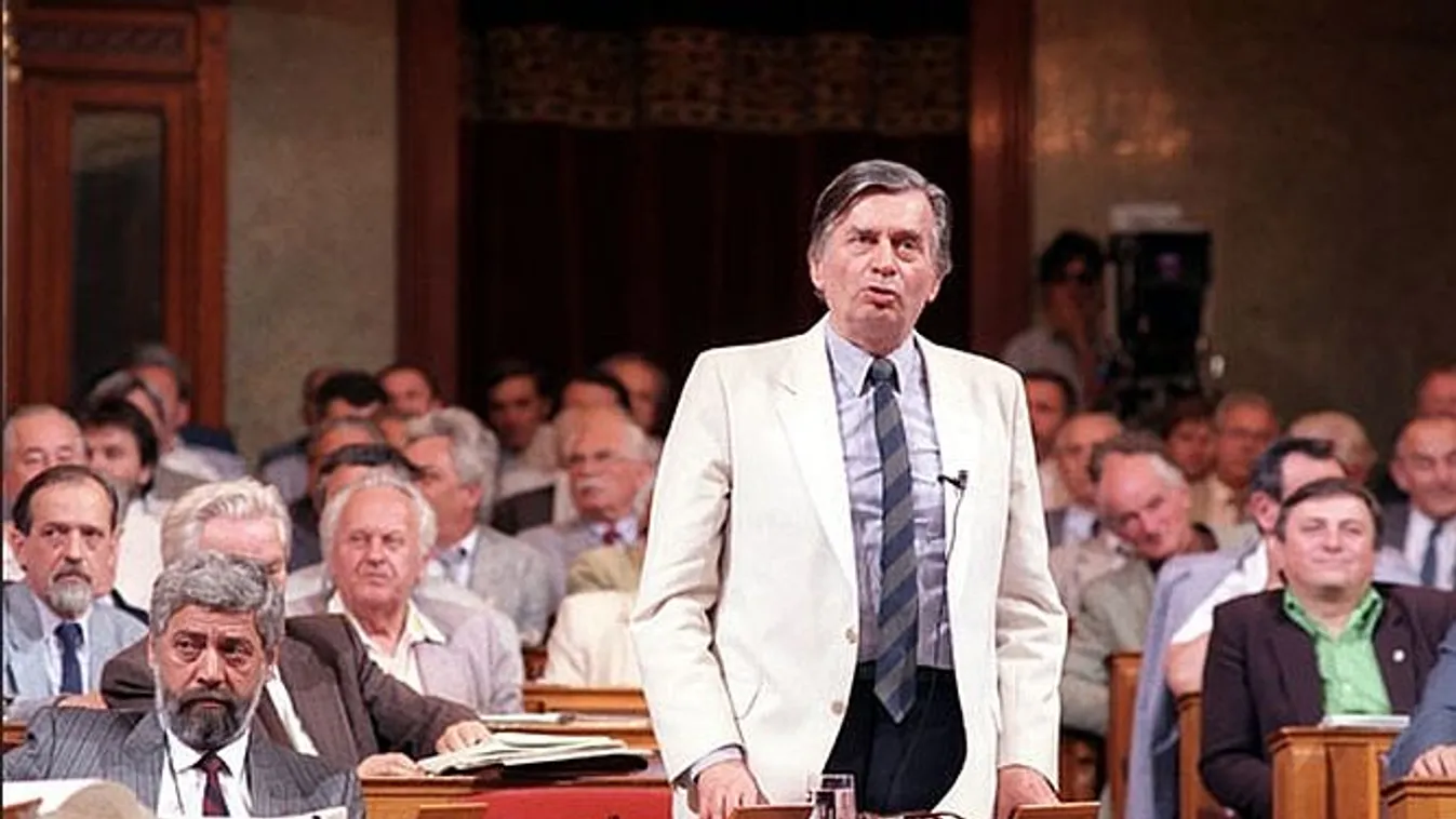 Harminc éve halt meg Antall József