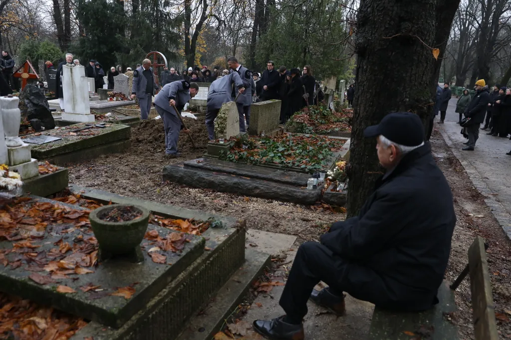 Galambos Erzsi temetés