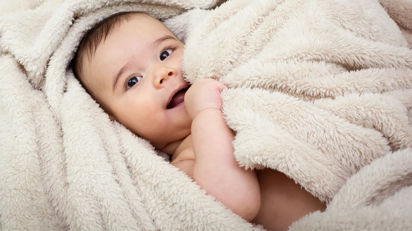 Az anya a III. kerületi parkolóban hagyta féléves kisbabáját