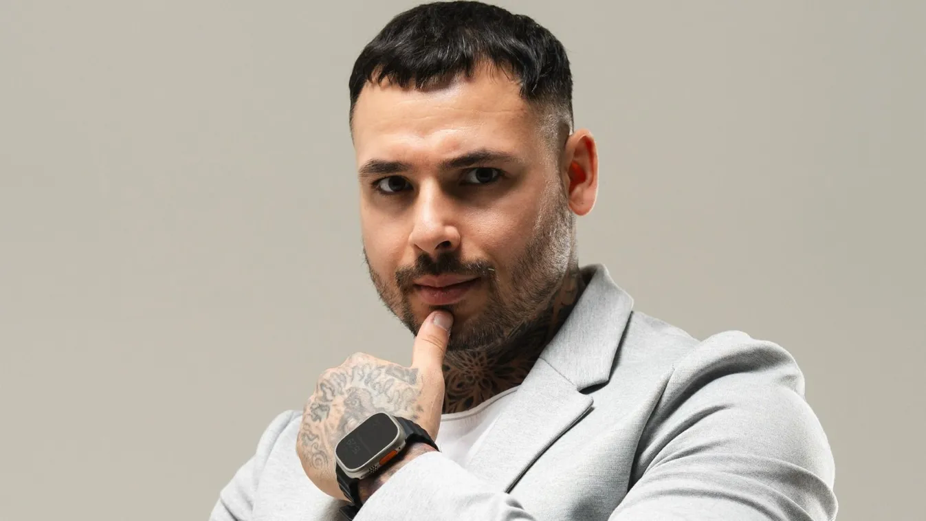 Mélyszegénységből lett jól menő vállalkozó Joci.