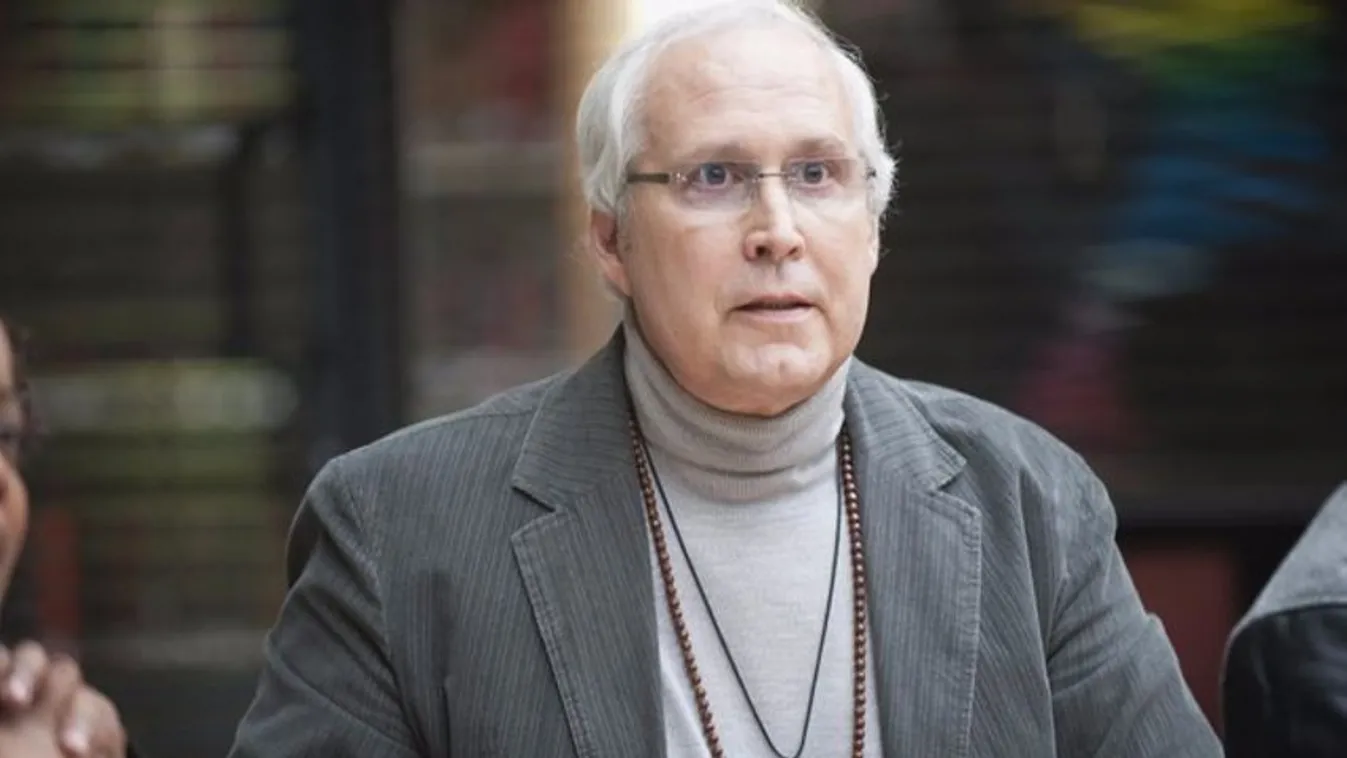 Lezuhant a színpadról Chevy Chase