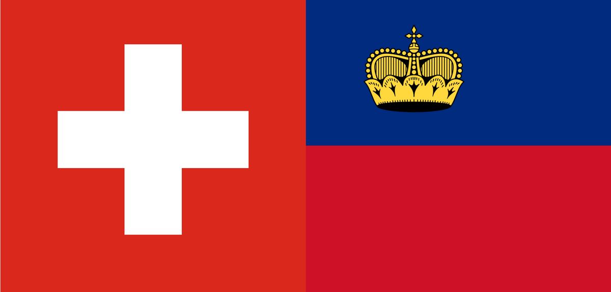 Bal oldalon: Svájc zászlaja, jobb oldalon: Liechtenstein zászlaja