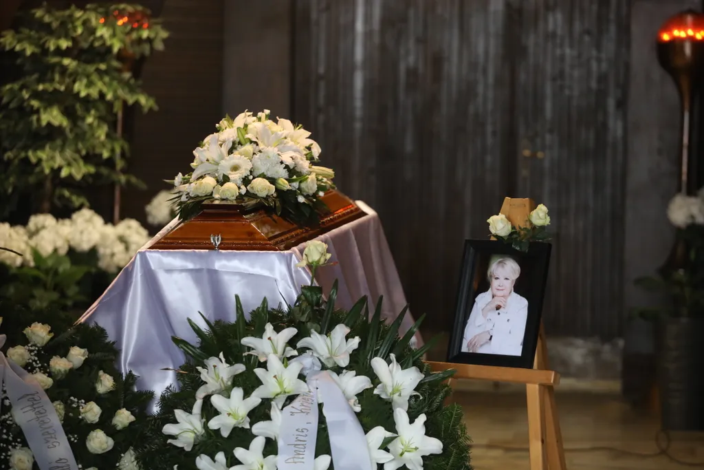 Galambos Erzsi temetés