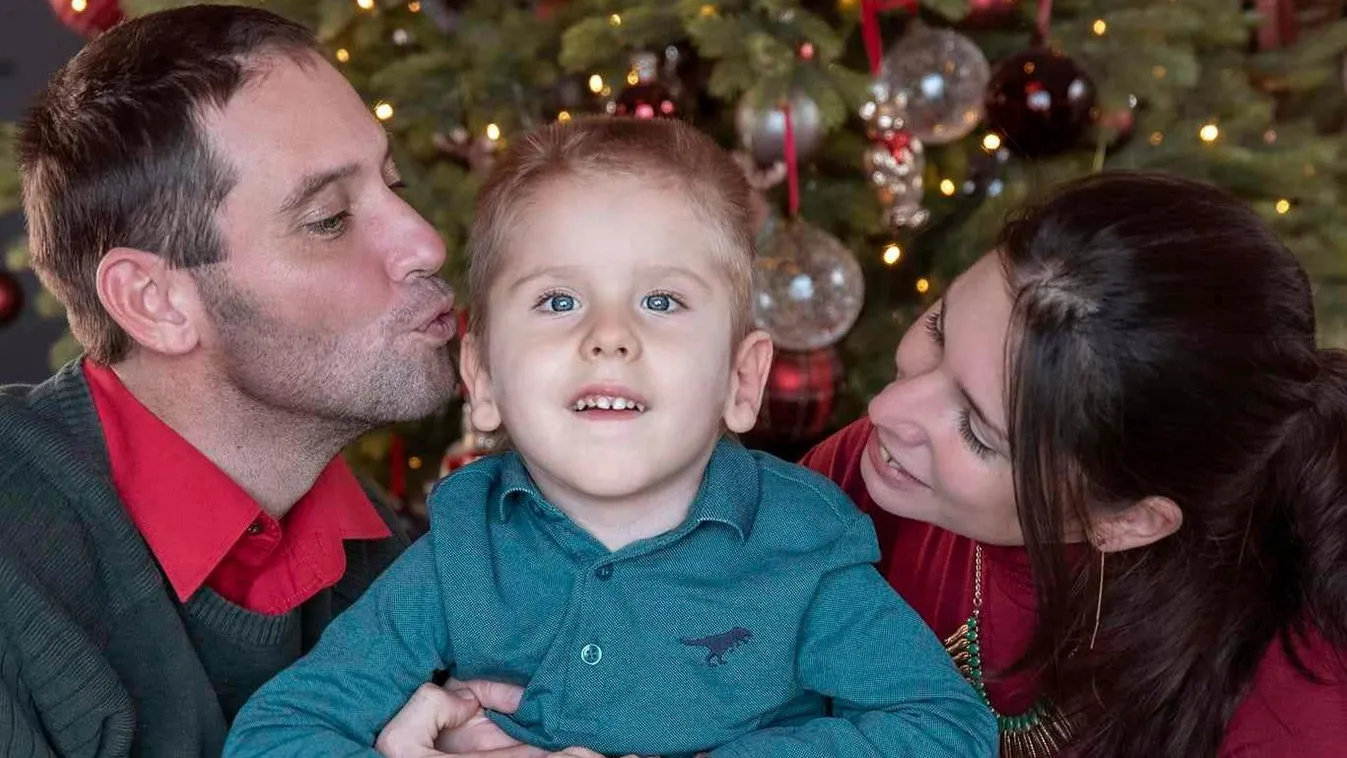 Orvosi csoda: hetedik születésnapját ünnepelte SMA Tomika