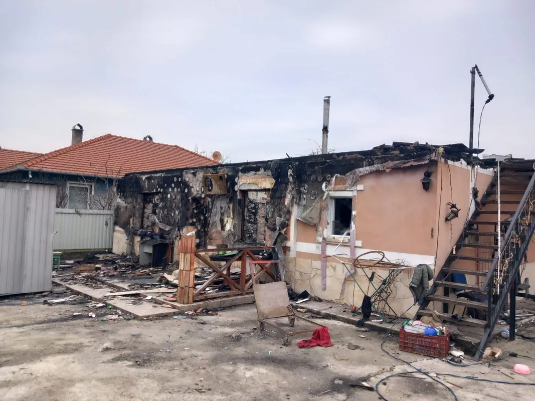 Sajólád, Kollárcsik József, Csipke Marianna, tűzeset, 3 gyermek, gázpalack, hős édesanya,biztosítás