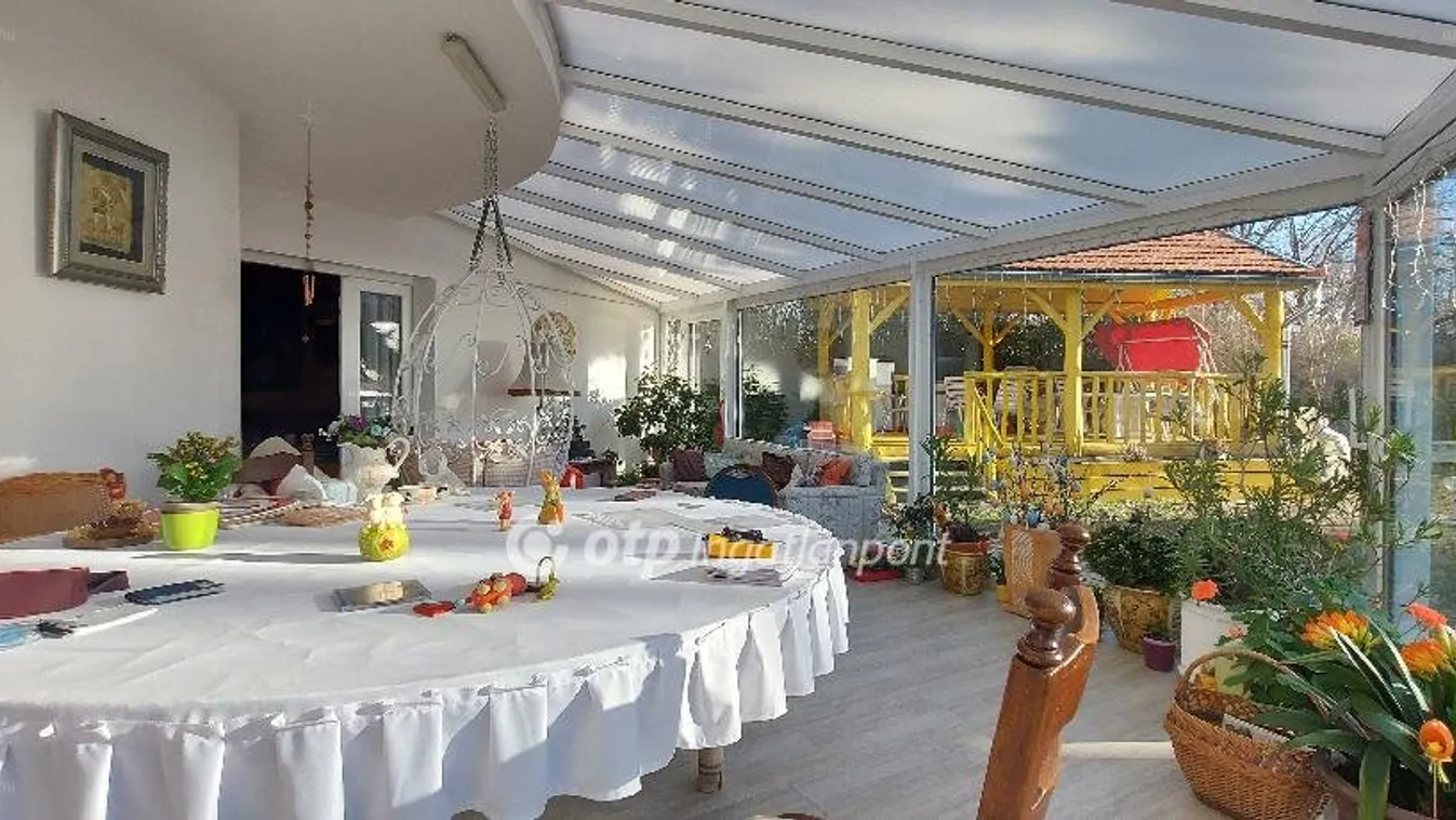 Szereti a csigalépcsőket? És panorámával?
