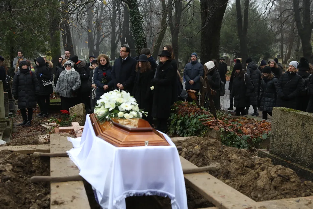 Galambos Erzsi temetés