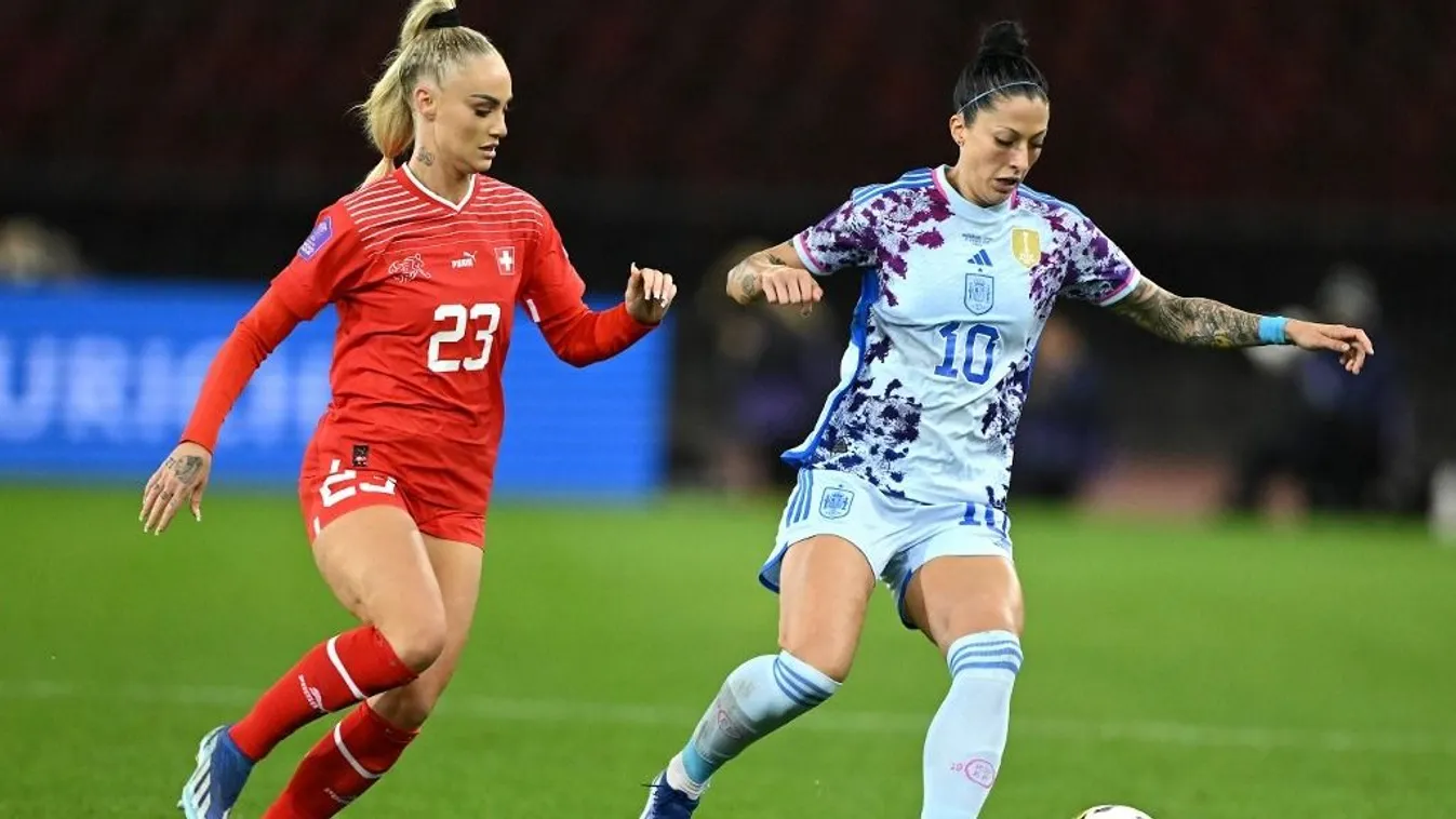 Fenékmutogatással zárja az évet a legszexibb focistalány