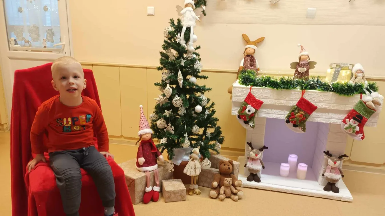 Karácsonyi angyalokat keresnek a súlyos beteg Ádin szülei