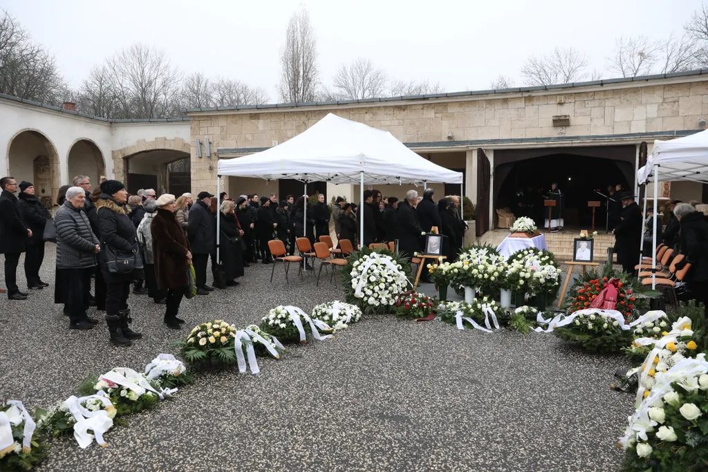 Galambos Erzsi temetés