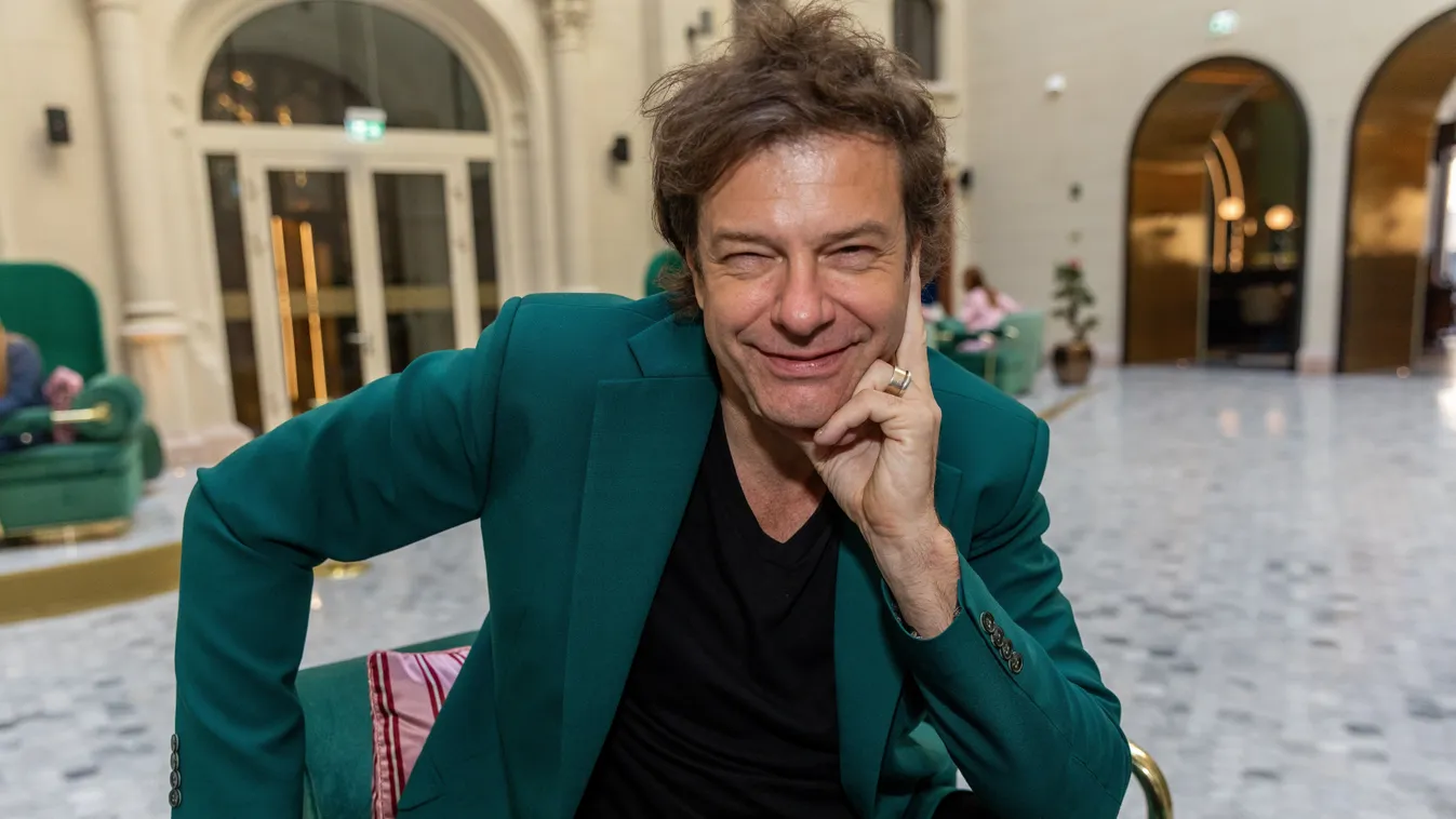 Till Attila különleges videóval búcsúztatja az évet