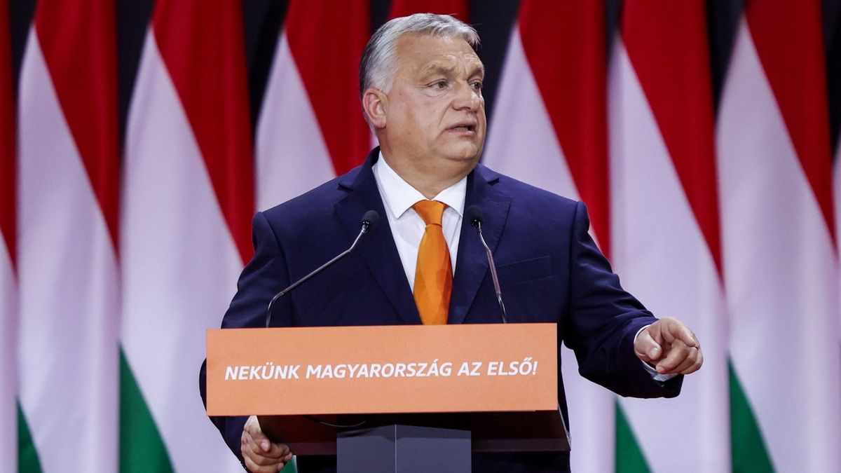 Orbán Viktor: 2024-ben az áremelkeésnél nagyobb béremelések lesznek