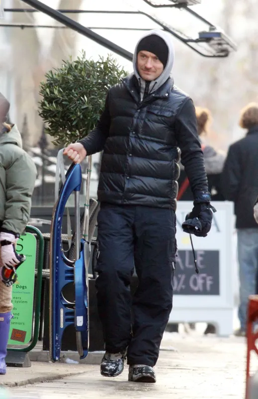 Jude's family snow day