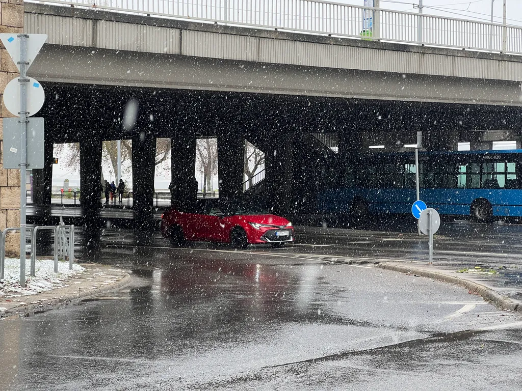 Vasárnap reggeli hóhelyzet Budapesten