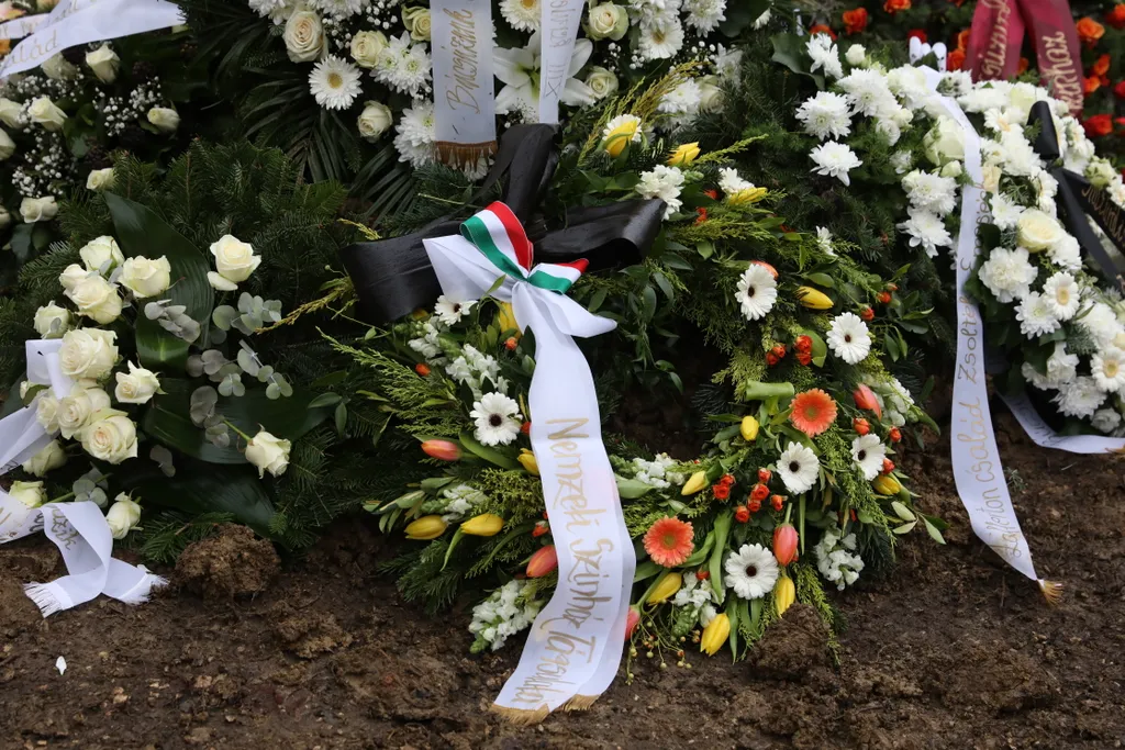 Galambos Erzsi temetés