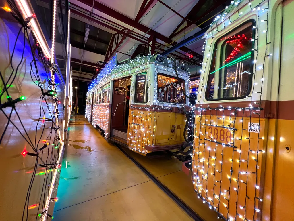 fényvillamos, adventi villamos, busz, ünnep, advent