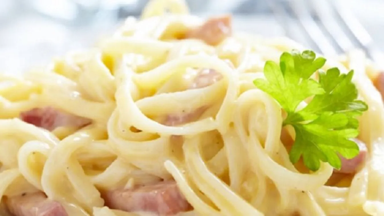 Így turbózd fel a sajtos-tejfölös tésztát