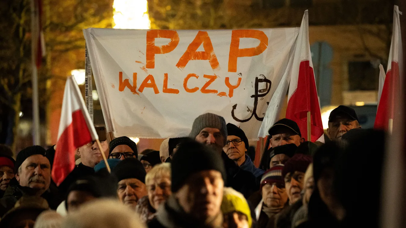 Egyre durvább a lengyel köztévébotrány, Brüsszel hallgat