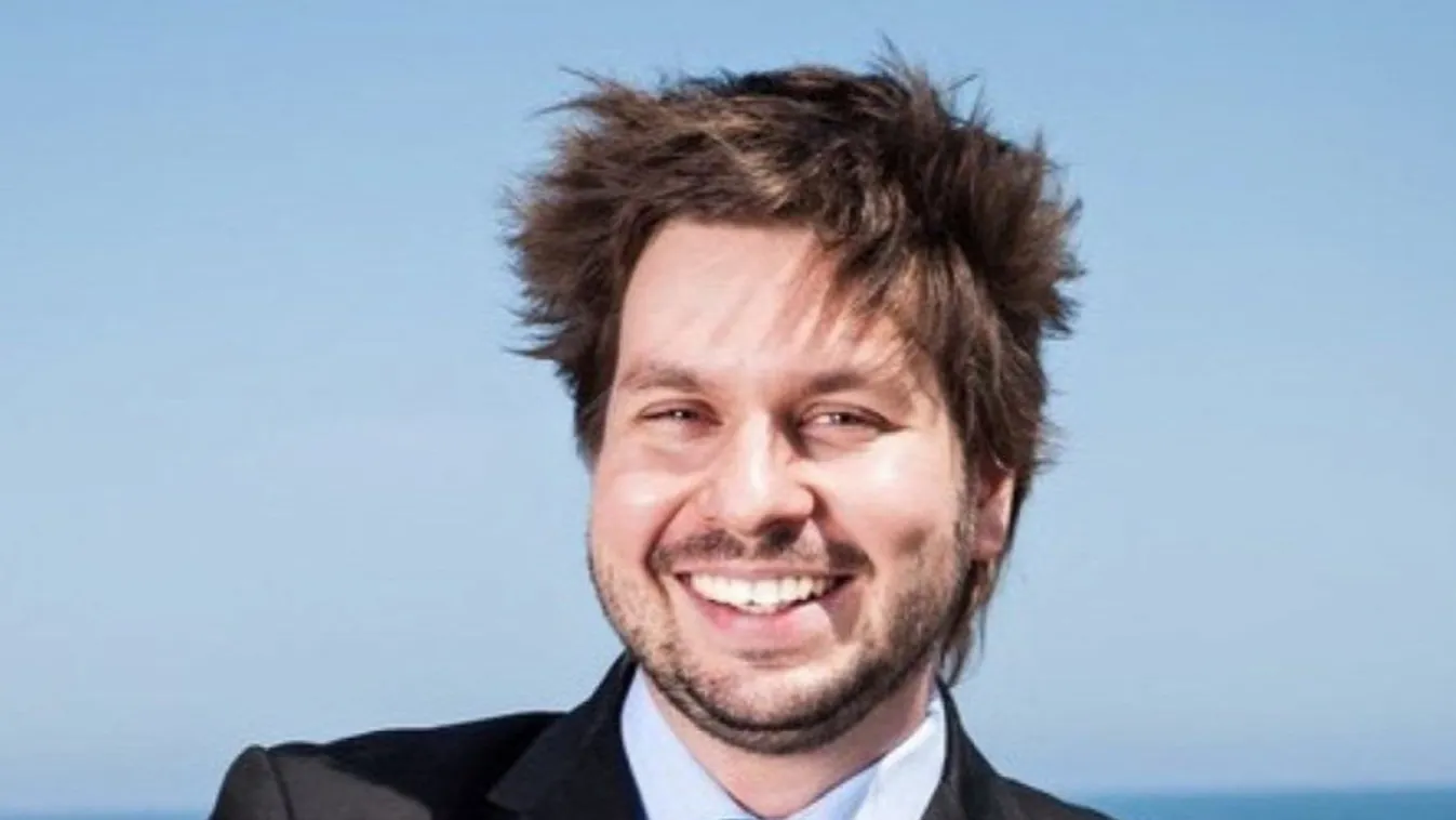 Politikai megrendeléseket teljesít a számlagyáros ex-ügyvéd testvére