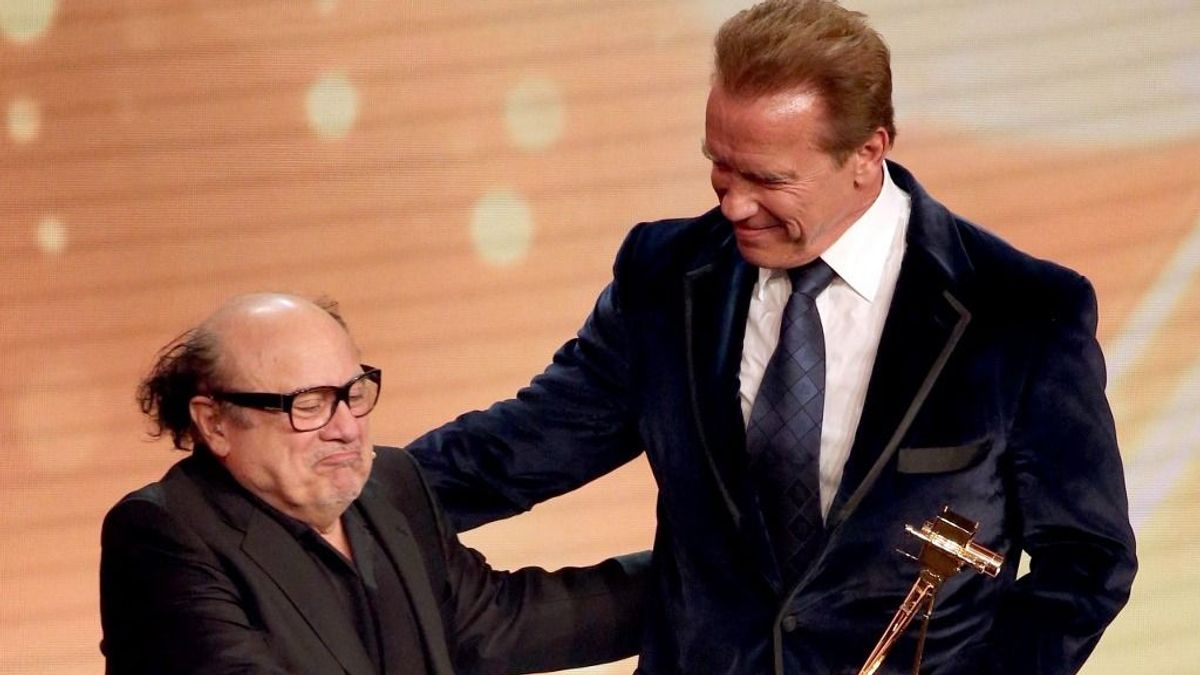 29 év után ismét együtt Arnold Schwarzenegger és Danny DeVito, az összes kommentelő ugyanazt mondta a megható kép láttán