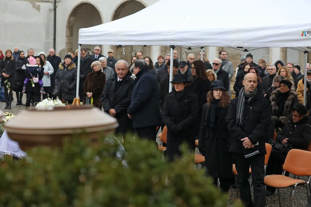 Galambos Erzsi temetés