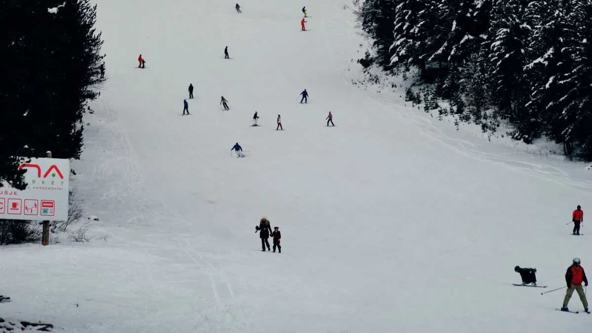 síelés, téli sport, hegyoldal