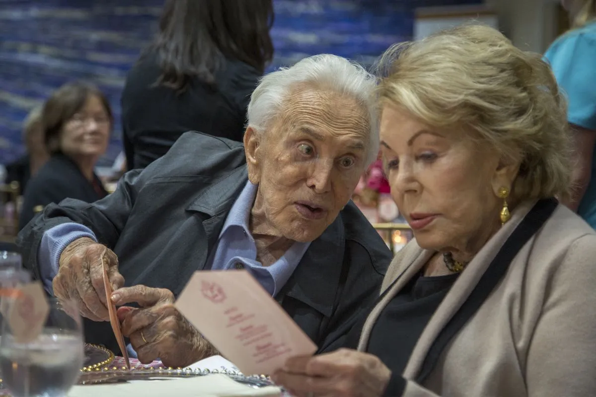 Kirk Douglas és Anne Buydens