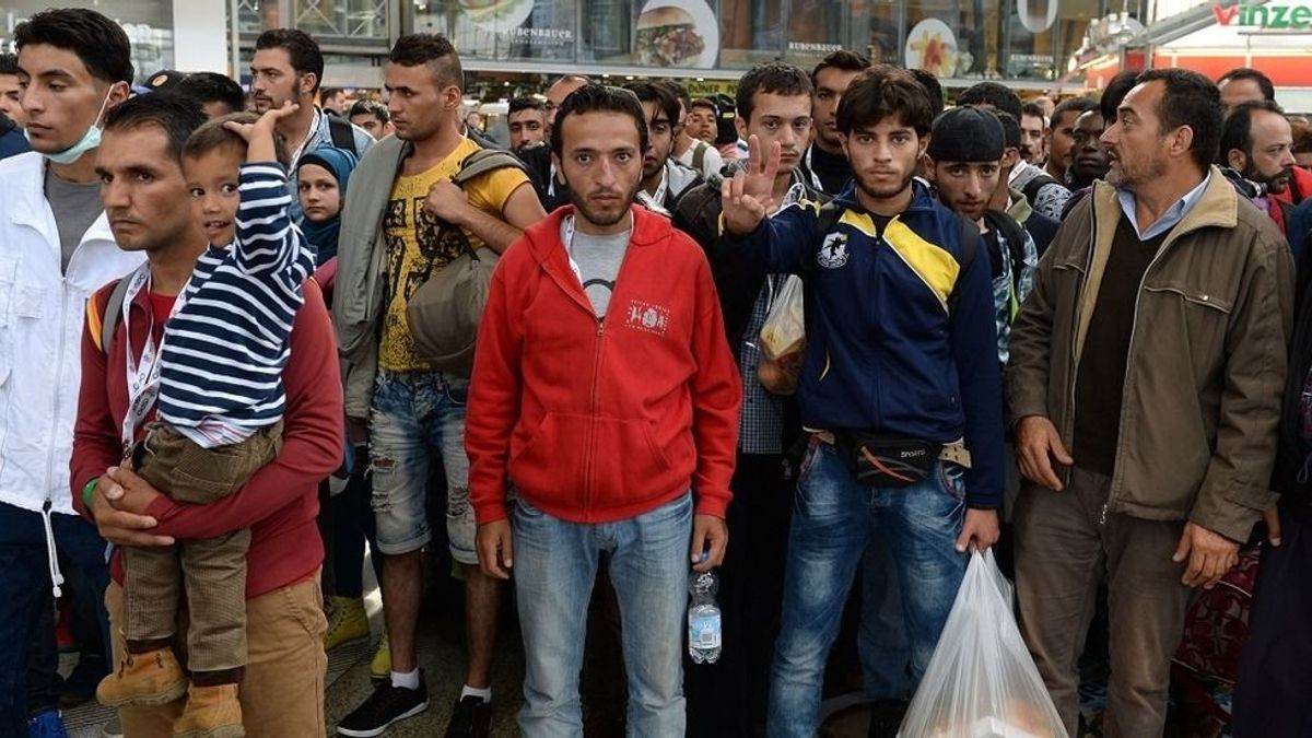 Készpénz helyett bankkártya: annyira kiakadtak a németországi migránsok, hogy inkább hazamentek