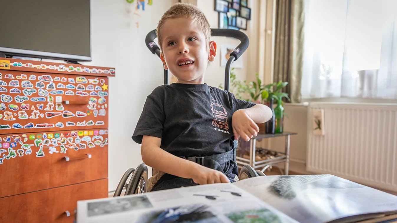 Borzalmas napokon van túl SMA Tomika és családja