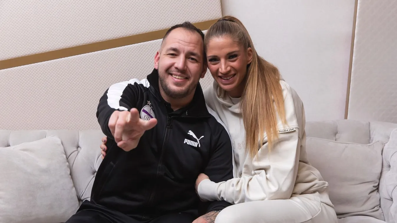 Ez ám a gavallér! Curtis luxusautót vett a kedvesének