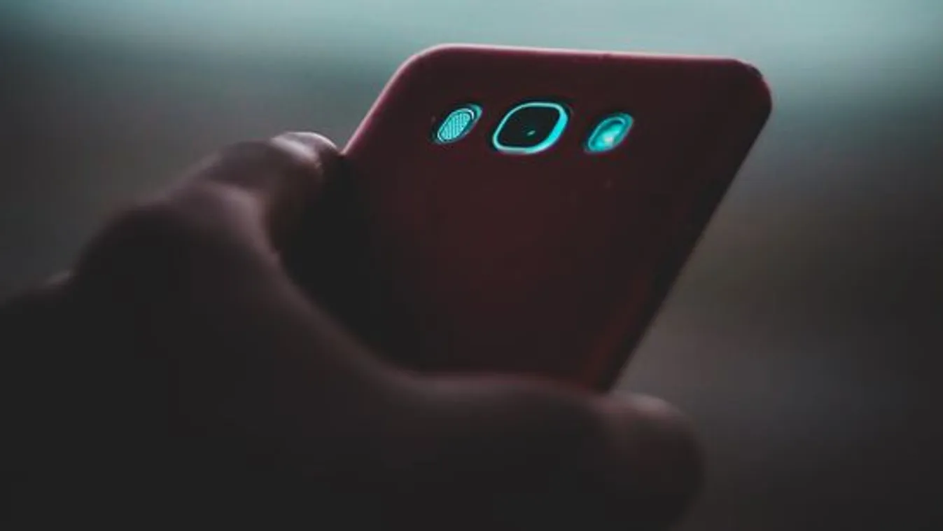 Rettegnek a fantomtól az édesanyák Vácon