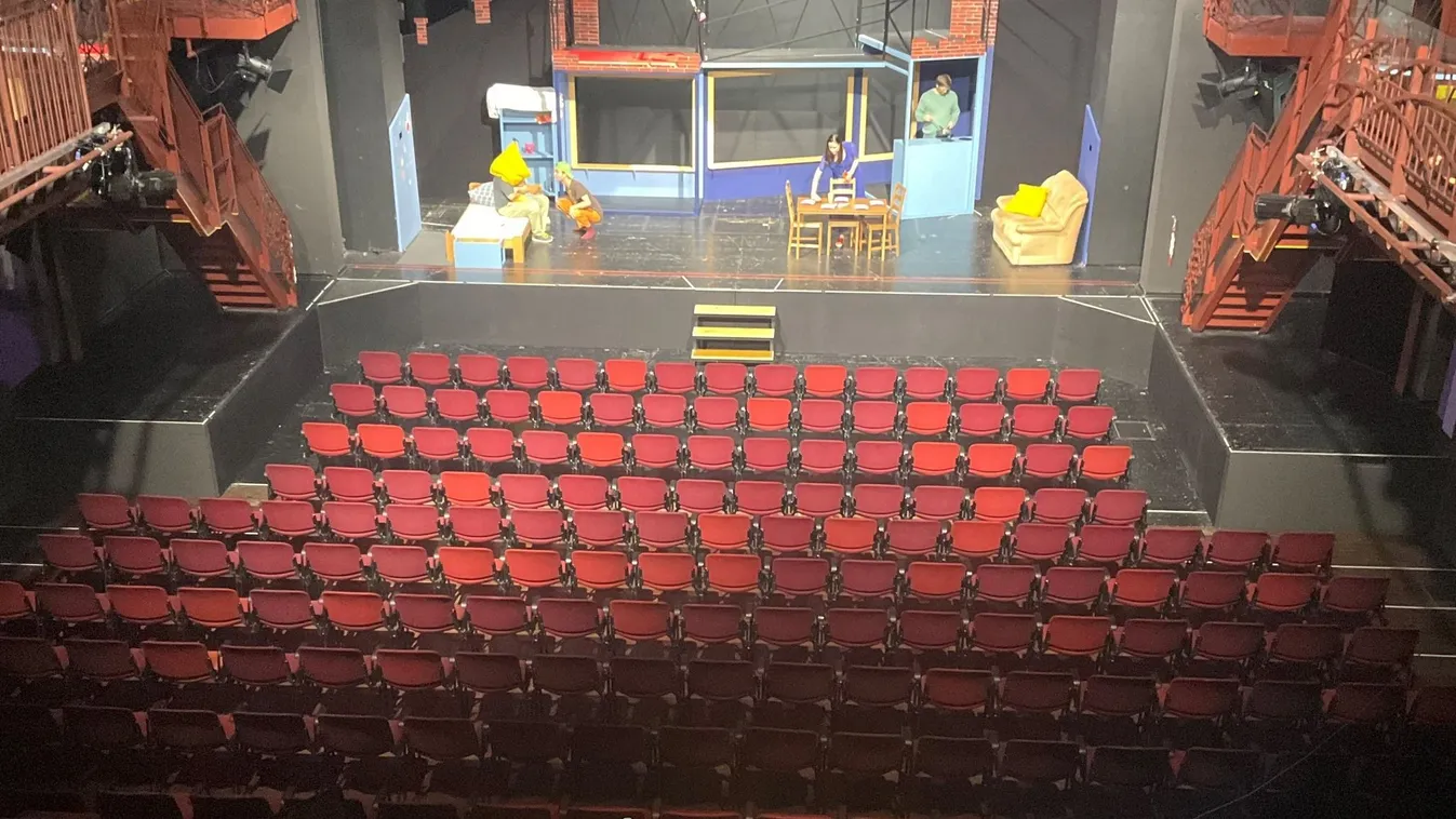 Valódi drámába fulladt a magyar regény színházi előadása