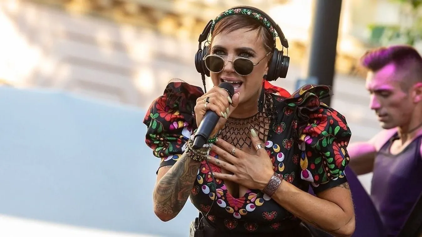 Schmuck sírja, Tóth Gabi babafotója — Top 5 cikk a Riposton