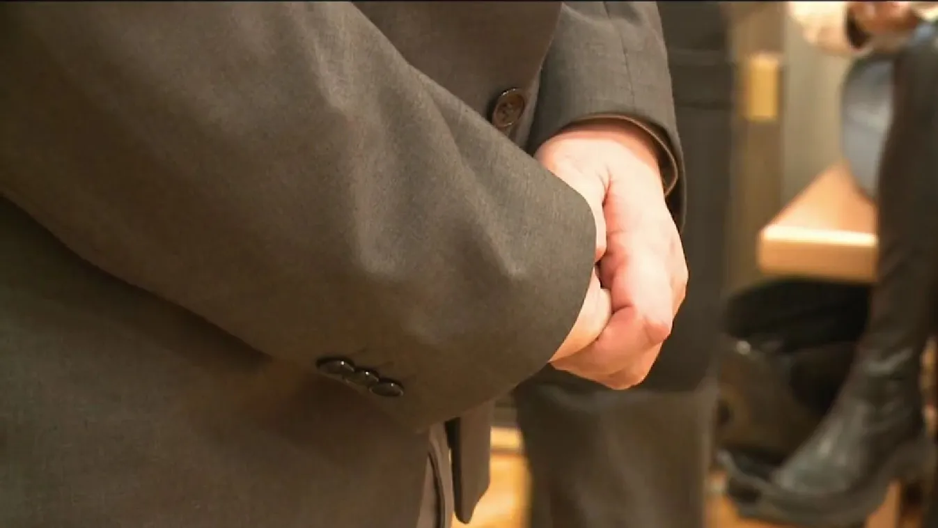 A tűzforró járműben felejtett egy óvodás kislányt a sofőr