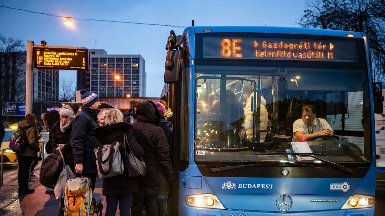 Karácsony előbb tagadta a járatritkítást, aztán bevallotta