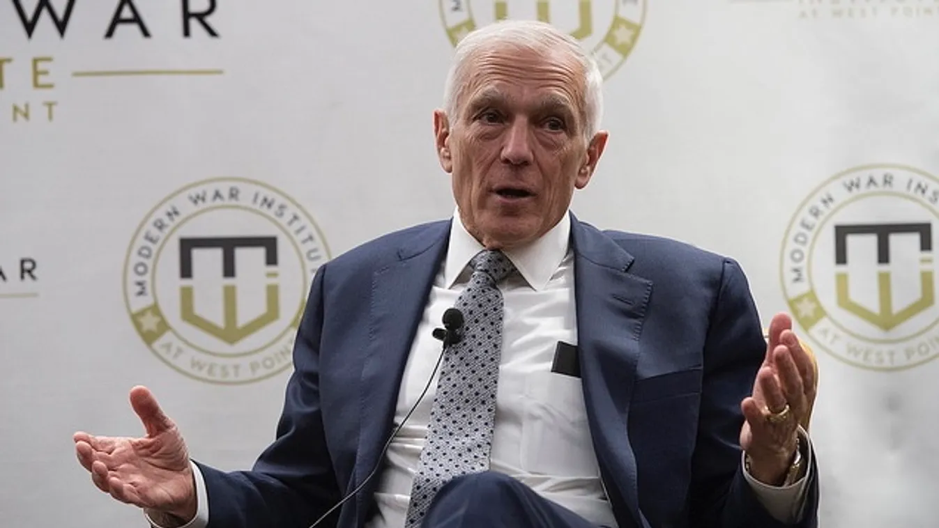 Ez az amerikai tábornok dirigálta Márki-Zayt