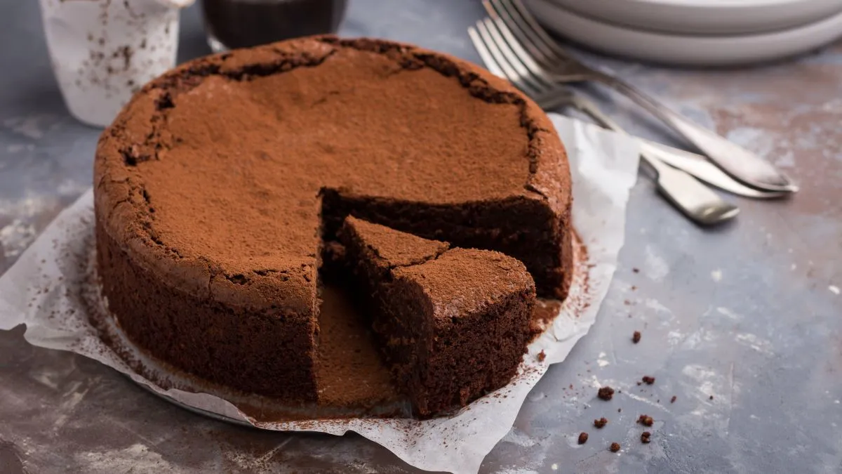 Flourless,Chocolate,And,Espresso,Cake,On,Concrete,Background