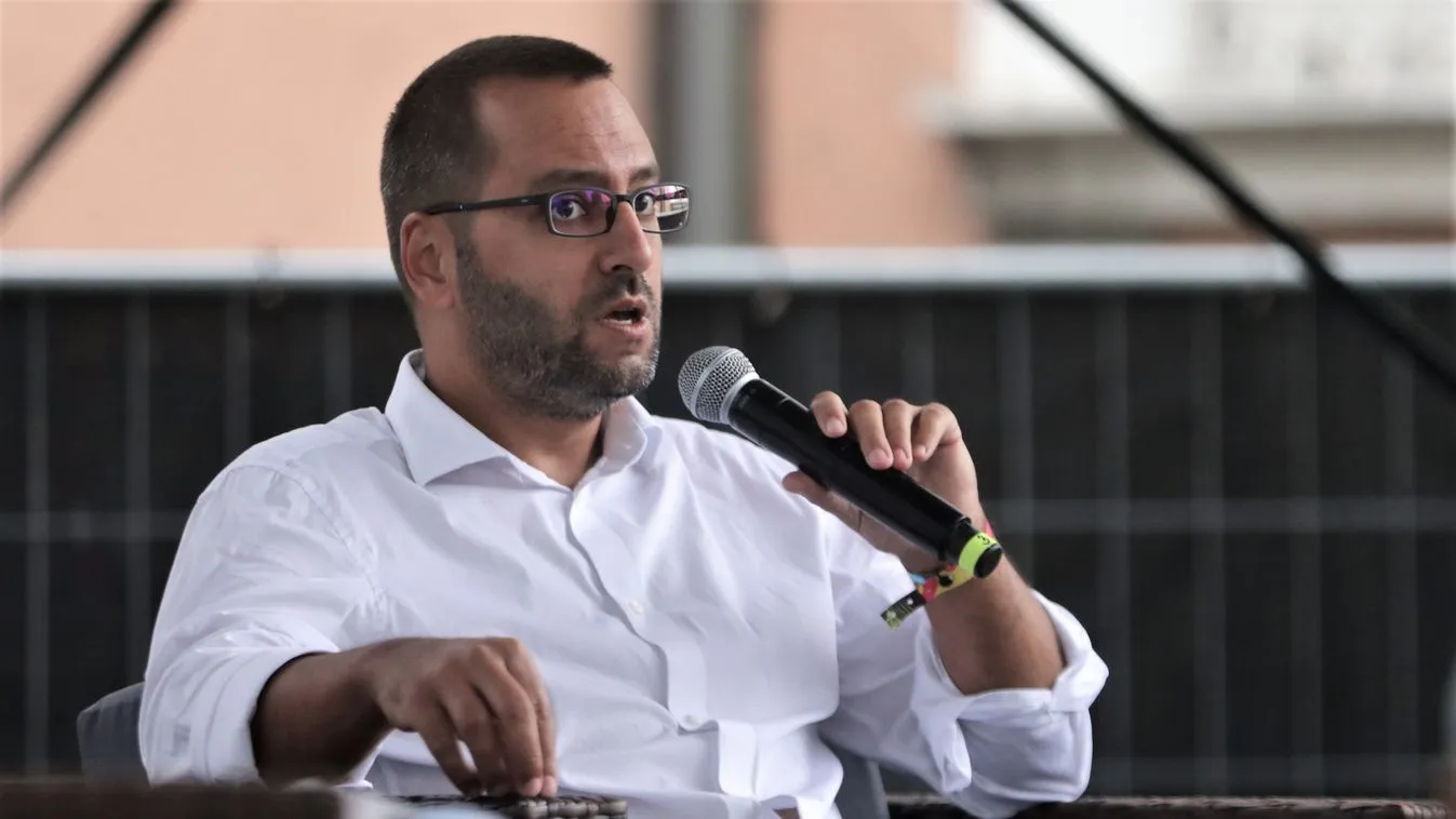 A lakásán zaklatják a Szuverenitásvédelmi Hatóság elnökét