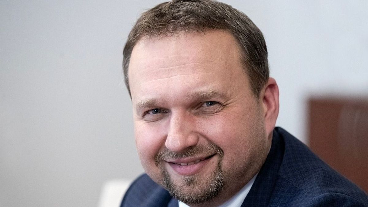 A cseh miniszterelnök-helyettes bulizni ment közvetlenül a prágai lövöldözés után