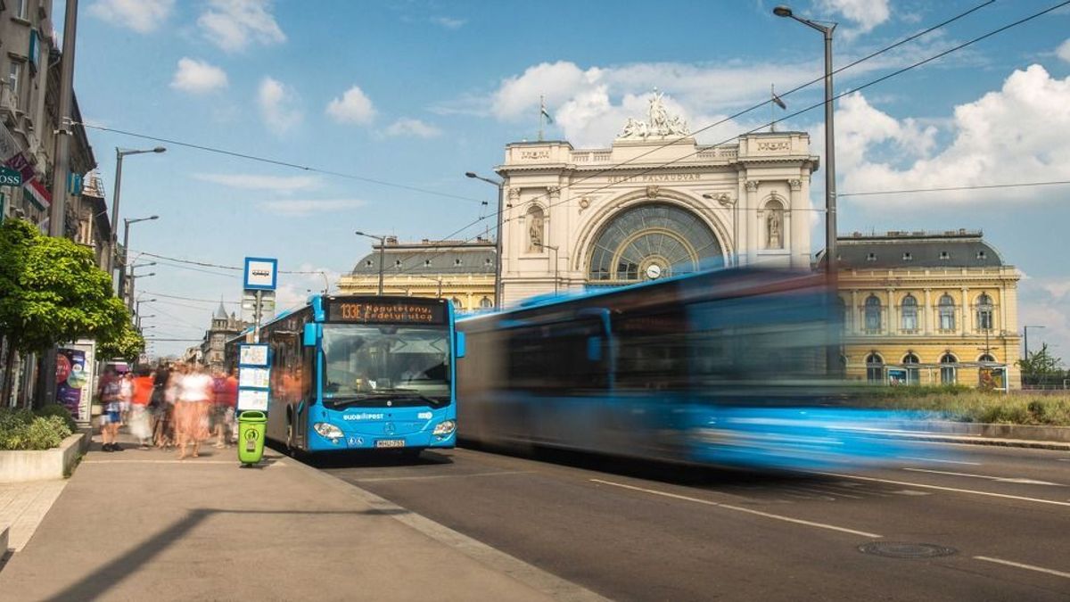 Egy hét alatt megbukott Karácsonyék járatritkítása - elsodorta a népharag