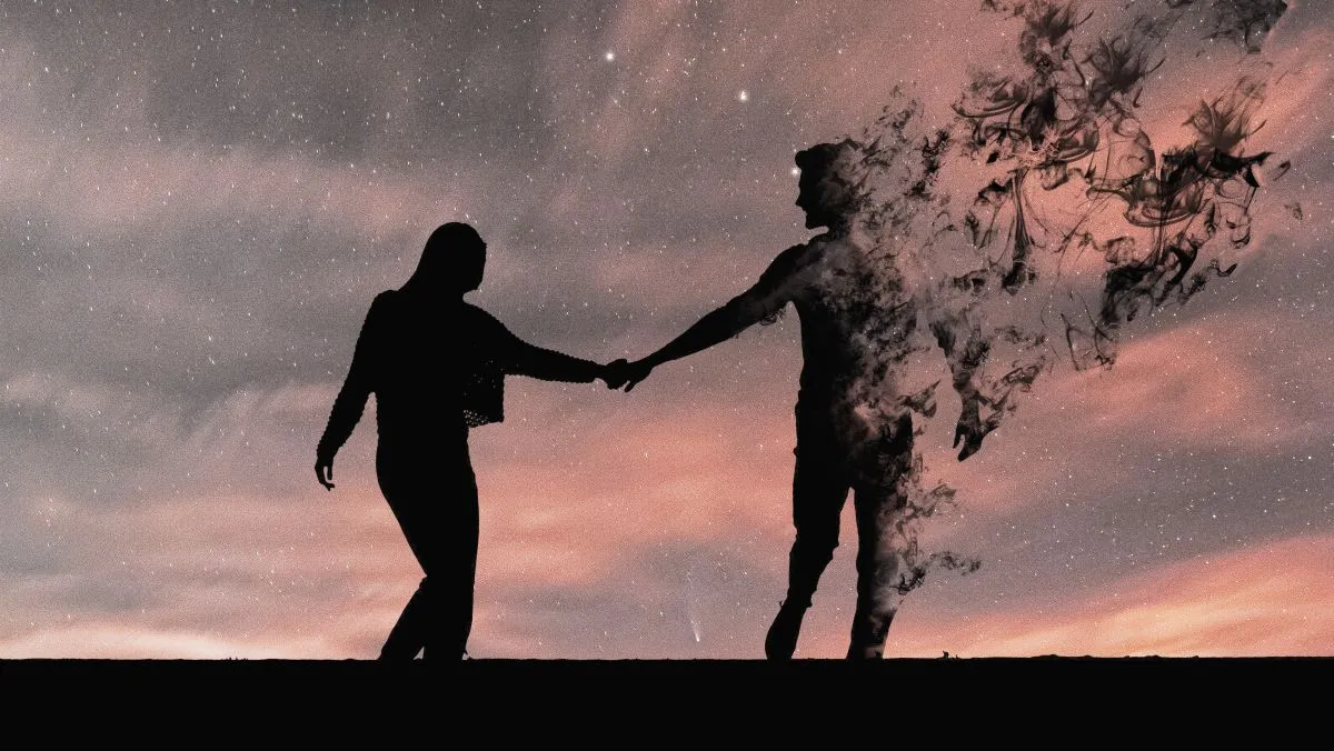 Silhouette,Of,Couple,In,Black.,The,Man's,Figure,Vanishes,In