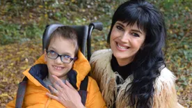 „Alex a próbatételei ellenére a legnagyobb ajándék számomra” – babaként kétszer kapott agyvérzést Mónika kisfia