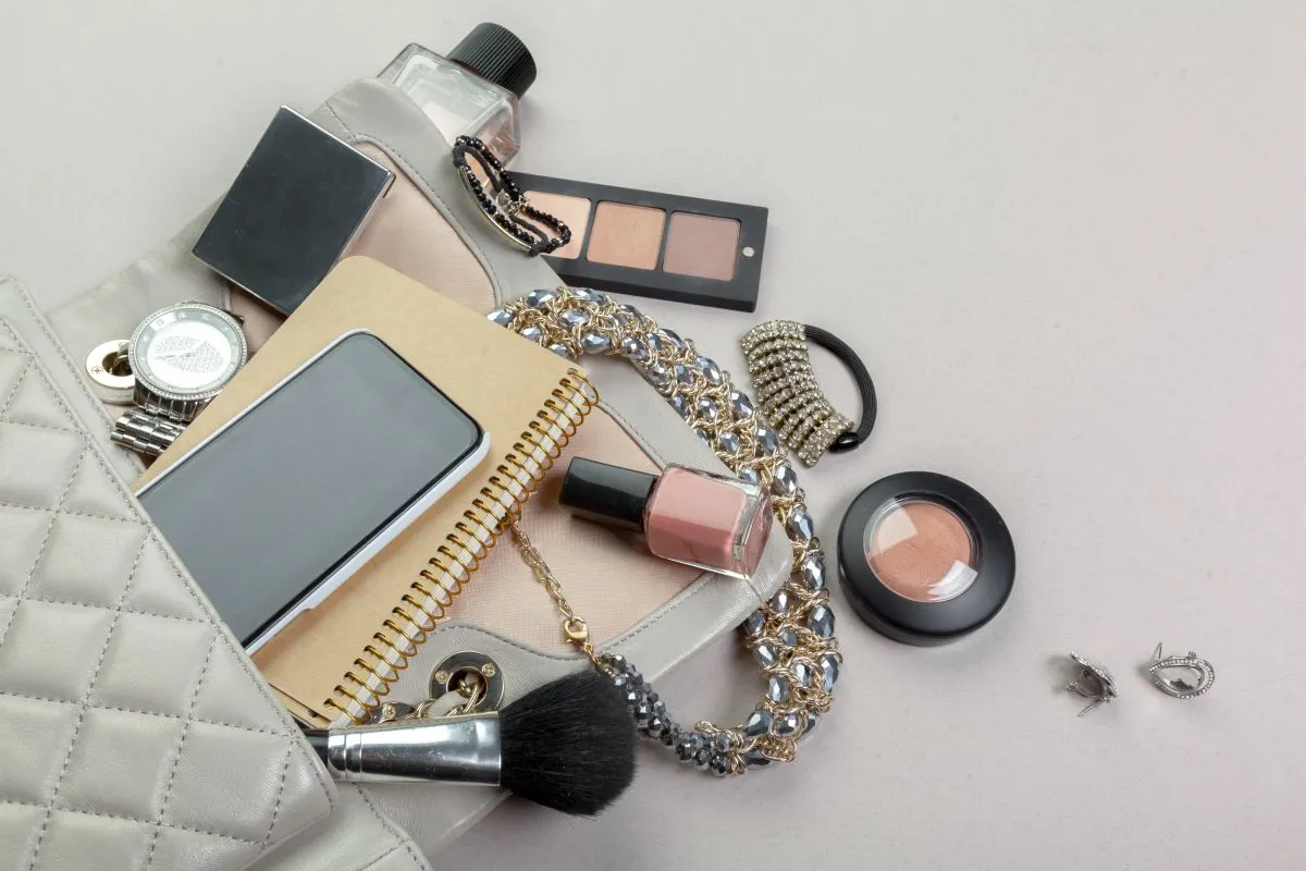 View,On,Women,Bag,Stuff