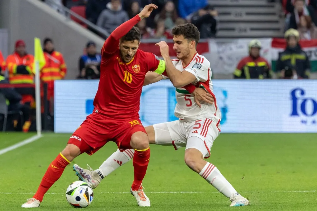 Balogh Botond (jobbra) elbánt a montenegróiak sztárjával, Sztvan Joveticcsel is