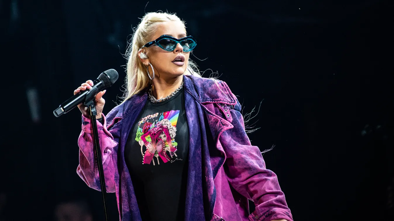 Megmutatta brutális melleit a kétezres évek tinisztárja